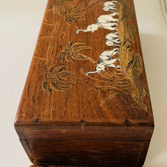 Wooden box - Picture 3 of 11